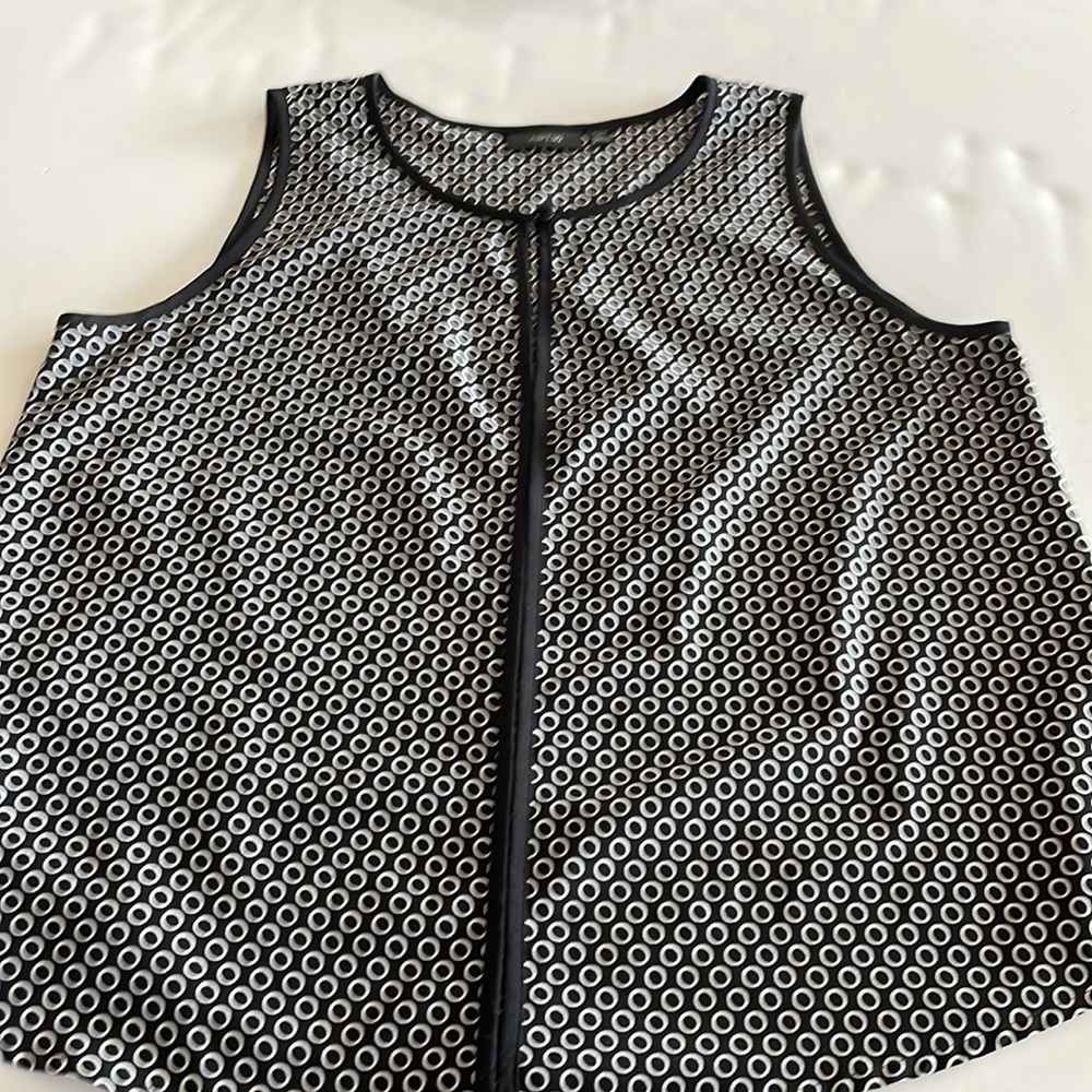 Woman’s petite large sleeveless top casual dress or for work.